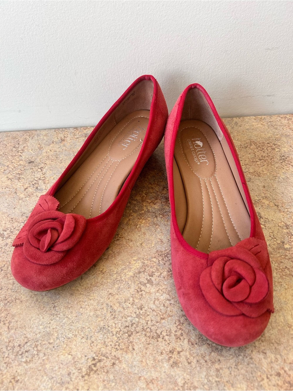 hotter by comfort concept Periwinkle soft red suede wedge US 8/UK 6